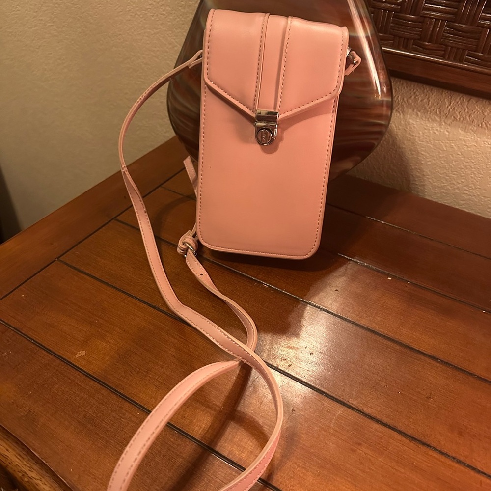 Sleek Pink Crossbody Phone Bag with Turn-Lock Closure
